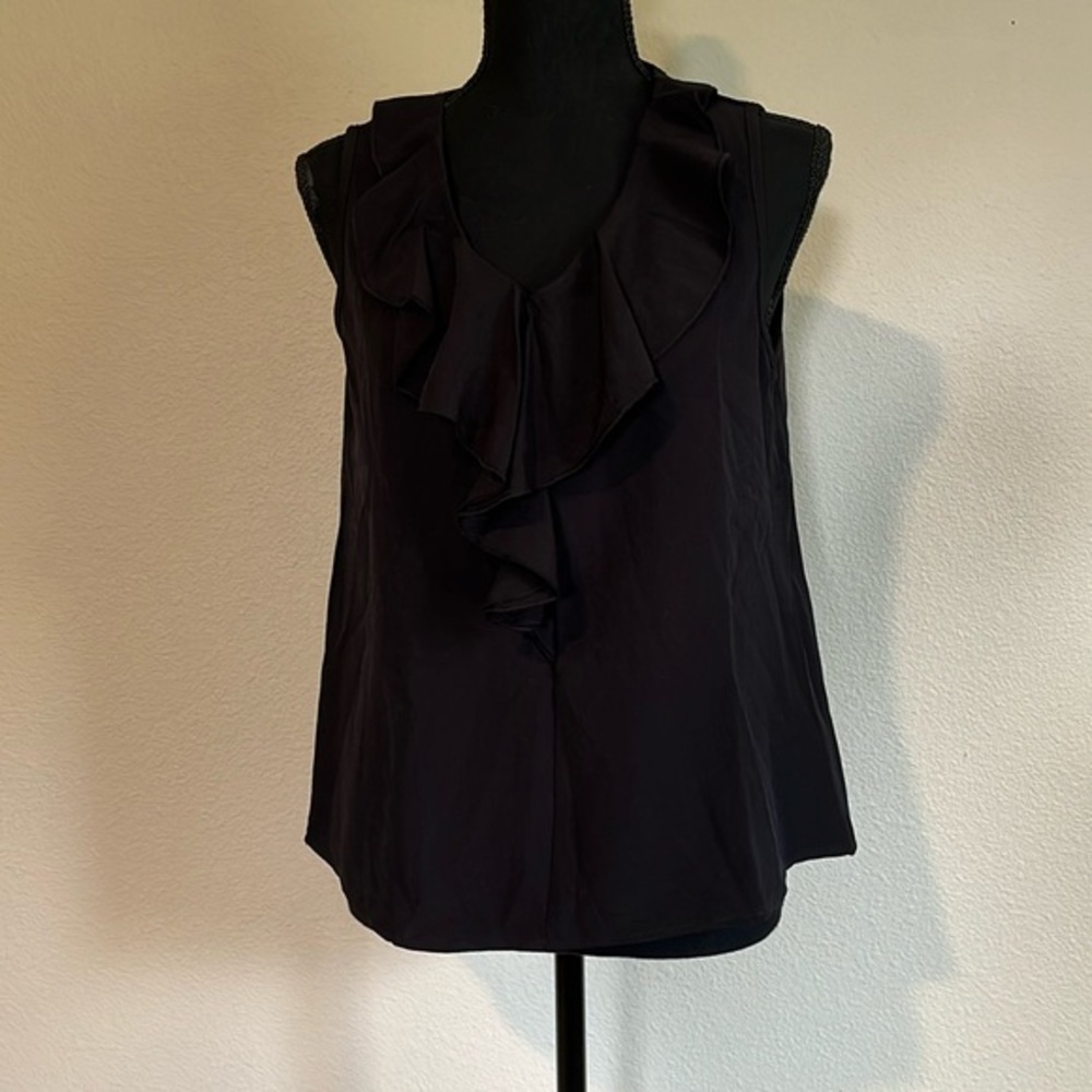 Adorable Black V-neck​​